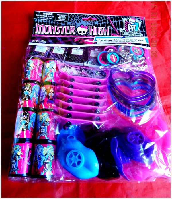 Monster High Girls Birthday Party Supplies Mega Mix Party Favours 48p /Loot Bags - Image 4